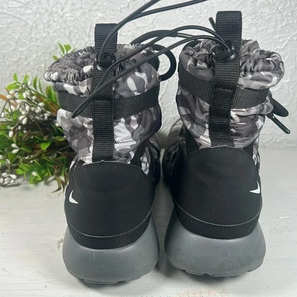 Nike Roshe One Hi Sneakerboots Camouflage Lined Cold Weather Sneakerboot 8 1/2 - Picture 4 of 15